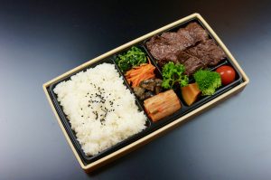 補正済み　ハラミ弁当